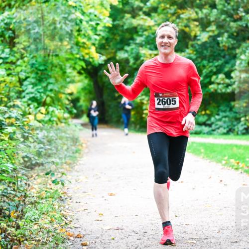 12.10.2025 - Bramfelder Halbmarathon 2025 Dr. Thomas Lammeyer http://msf.ph/oto/9359345 12.10.2025 11:07:50 Laufen 2605 meine-sportfotos.de