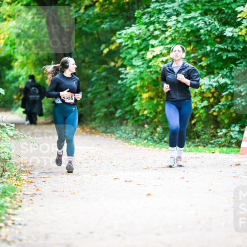 12.10.2025 - Bramfelder Halbmarathon 2025 Dr. Thomas Lammeyer http://msf.ph/oto/9359349 12.10.2025 11:07:53 Laufen 356 meine-sportfotos.de