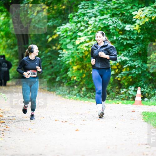 12.10.2025 - Bramfelder Halbmarathon 2025 Dr. Thomas Lammeyer http://msf.ph/oto/9359356 12.10.2025 11:07:54 Laufen 2956, 1 meine-sportfotos.de