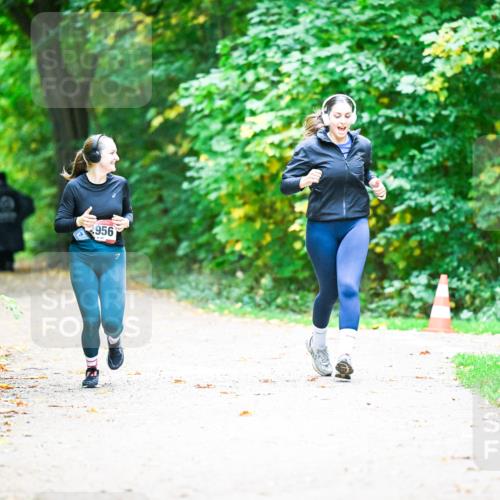 12.10.2025 - Bramfelder Halbmarathon 2025 Dr. Thomas Lammeyer http://msf.ph/oto/9359359 12.10.2025 11:07:54 Laufen 956 meine-sportfotos.de