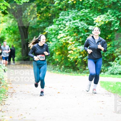 12.10.2025 - Bramfelder Halbmarathon 2025 Dr. Thomas Lammeyer http://msf.ph/oto/9359368 12.10.2025 11:07:56 Laufen 2956 meine-sportfotos.de