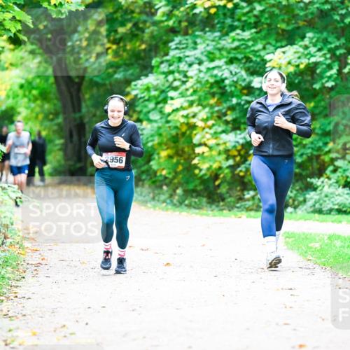 12.10.2025 - Bramfelder Halbmarathon 2025 Dr. Thomas Lammeyer http://msf.ph/oto/9359369 12.10.2025 11:07:56 Laufen 2956 meine-sportfotos.de