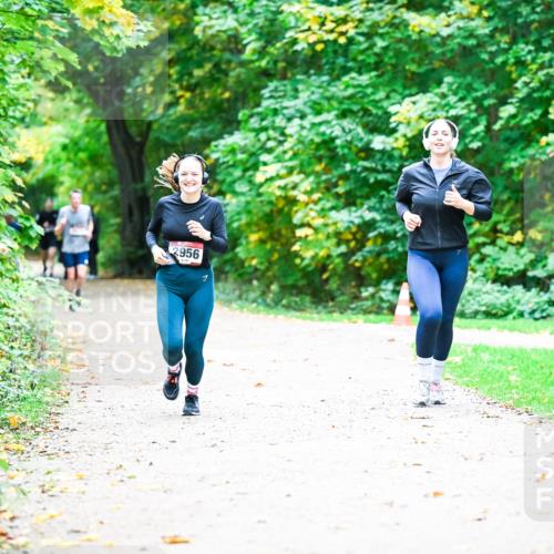 12.10.2025 - Bramfelder Halbmarathon 2025 Dr. Thomas Lammeyer http://msf.ph/oto/9359371 12.10.2025 11:07:57 Laufen 2956, 1 meine-sportfotos.de