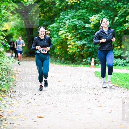 12.10.2025 - Bramfelder Halbmarathon 2025 Dr. Thomas Lammeyer http://msf.ph/oto/9359374 12.10.2025 11:07:57 Laufen 956 meine-sportfotos.de