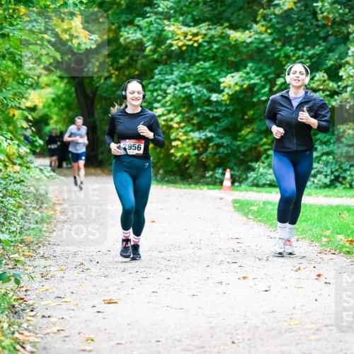 12.10.2025 - Bramfelder Halbmarathon 2025 Dr. Thomas Lammeyer http://msf.ph/oto/9359380 12.10.2025 11:07:59 Laufen 2956 meine-sportfotos.de