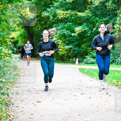 12.10.2025 - Bramfelder Halbmarathon 2025 Dr. Thomas Lammeyer http://msf.ph/oto/9359382 12.10.2025 11:07:59 Laufen 956 meine-sportfotos.de
