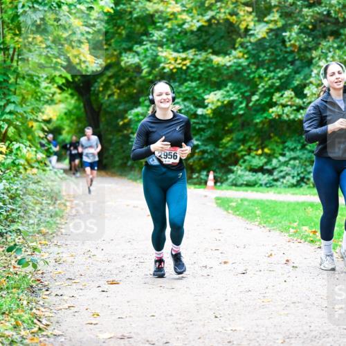 12.10.2025 - Bramfelder Halbmarathon 2025 Dr. Thomas Lammeyer http://msf.ph/oto/9359389 12.10.2025 11:08:00 Laufen 2956, 101, 1 meine-sportfotos.de
