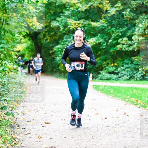 12.10.2025 - Bramfelder Halbmarathon 2025 Dr. Thomas Lammeyer http://msf.ph/oto/9359392 12.10.2025 11:08:00 Laufen 956, 101 meine-sportfotos.de