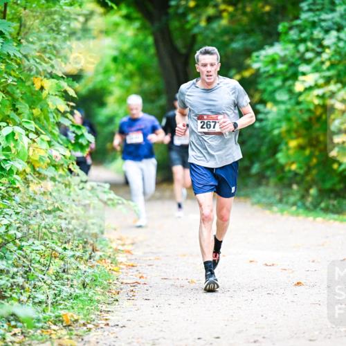 12.10.2025 - Bramfelder Halbmarathon 2025 Dr. Thomas Lammeyer http://msf.ph/oto/9359401 12.10.2025 11:08:03 Laufen 267 meine-sportfotos.de