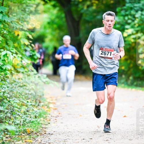 12.10.2025 - Bramfelder Halbmarathon 2025 Dr. Thomas Lammeyer http://msf.ph/oto/9359410 12.10.2025 11:08:05 Laufen 2671 meine-sportfotos.de
