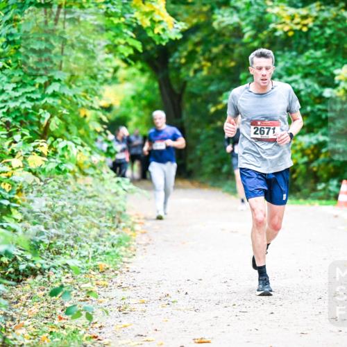 12.10.2025 - Bramfelder Halbmarathon 2025 Dr. Thomas Lammeyer http://msf.ph/oto/9359418 12.10.2025 11:08:06 Laufen 2671 meine-sportfotos.de