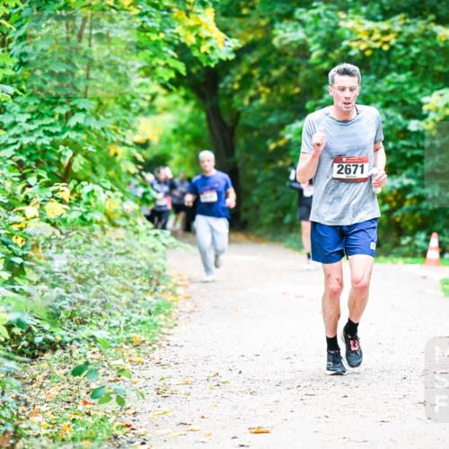 12.10.2025 - Bramfelder Halbmarathon 2025 Dr. Thomas Lammeyer http://msf.ph/oto/9359419 12.10.2025 11:08:06 Laufen 2671 meine-sportfotos.de