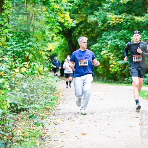 12.10.2025 - Bramfelder Halbmarathon 2025 Dr. Thomas Lammeyer http://msf.ph/oto/9359449 12.10.2025 11:08:11 Laufen 2840, 2880 meine-sportfotos.de