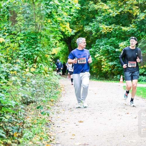 12.10.2025 - Bramfelder Halbmarathon 2025 Dr. Thomas Lammeyer http://msf.ph/oto/9359453 12.10.2025 11:08:11 Laufen 2840, 2880 meine-sportfotos.de