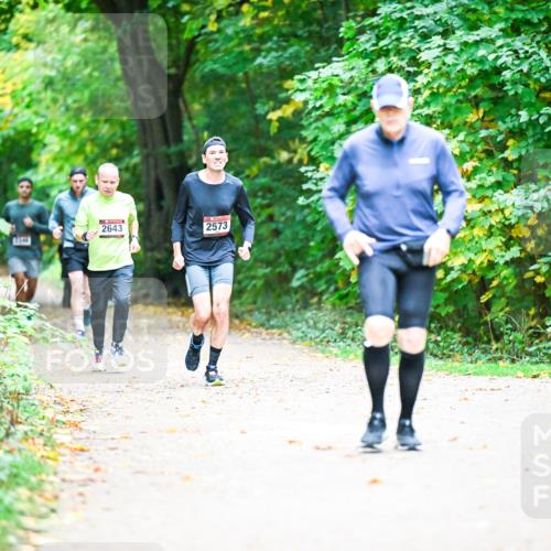 12.10.2025 - Bramfelder Halbmarathon 2025 Dr. Thomas Lammeyer http://msf.ph/oto/9359489 12.10.2025 11:08:22 Laufen 2643, 2573 meine-sportfotos.de