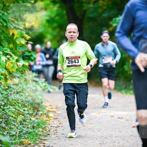 12.10.2025 - Bramfelder Halbmarathon 2025 Dr. Thomas Lammeyer http://msf.ph/oto/9359491 12.10.2025 11:08:28 Laufen 2643 meine-sportfotos.de