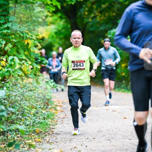 12.10.2025 - Bramfelder Halbmarathon 2025 Dr. Thomas Lammeyer http://msf.ph/oto/9359496 12.10.2025 11:08:28 Laufen 2643, 24317, 2 meine-sportfotos.de