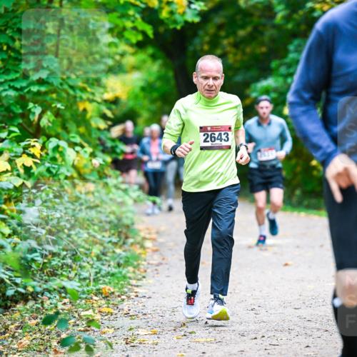 12.10.2025 - Bramfelder Halbmarathon 2025 Dr. Thomas Lammeyer http://msf.ph/oto/9359502 12.10.2025 11:08:29 Laufen 2643 meine-sportfotos.de
