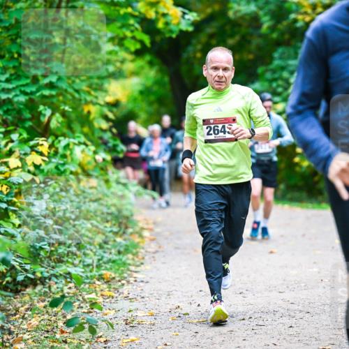 12.10.2025 - Bramfelder Halbmarathon 2025 Dr. Thomas Lammeyer http://msf.ph/oto/9359505 12.10.2025 11:08:29 Laufen 2649 meine-sportfotos.de