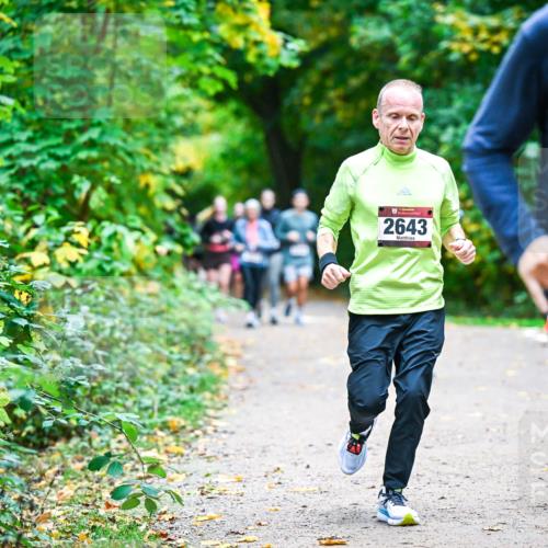 12.10.2025 - Bramfelder Halbmarathon 2025 Dr. Thomas Lammeyer http://msf.ph/oto/9359508 12.10.2025 11:08:30 Laufen 34, 2643 meine-sportfotos.de
