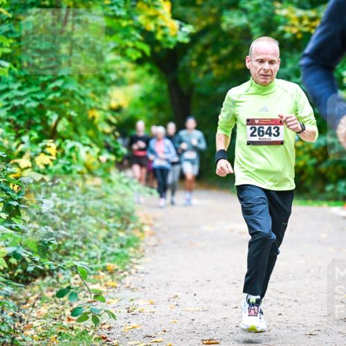 12.10.2025 - Bramfelder Halbmarathon 2025 Dr. Thomas Lammeyer http://msf.ph/oto/9359509 12.10.2025 11:08:30 Laufen 2643 meine-sportfotos.de