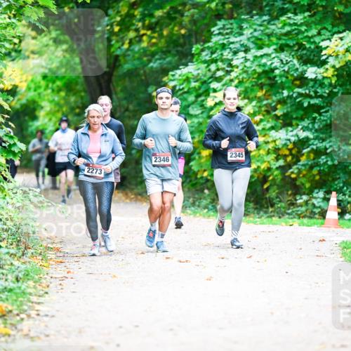 12.10.2025 - Bramfelder Halbmarathon 2025 Dr. Thomas Lammeyer http://msf.ph/oto/9359525 12.10.2025 11:08:34 Laufen 2273, 2346, 2345 meine-sportfotos.de