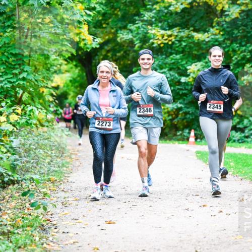 12.10.2025 - Bramfelder Halbmarathon 2025 Dr. Thomas Lammeyer http://msf.ph/oto/9359564 12.10.2025 11:08:40 Laufen 2273, 2346, 2345 meine-sportfotos.de