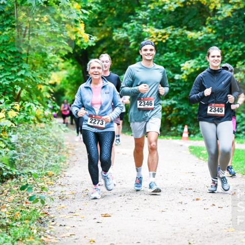 12.10.2025 - Bramfelder Halbmarathon 2025 Dr. Thomas Lammeyer http://msf.ph/oto/9359566 12.10.2025 11:08:40 Laufen 2273, 2346, 2345 meine-sportfotos.de