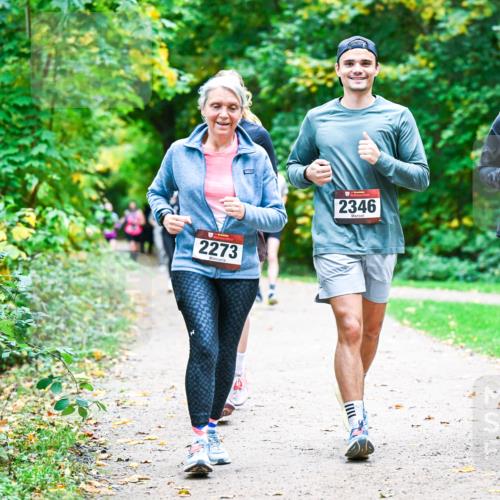 12.10.2025 - Bramfelder Halbmarathon 2025 Dr. Thomas Lammeyer http://msf.ph/oto/9359575 12.10.2025 11:08:41 Laufen 2273, 80, 2346, 2345 meine-sportfotos.de