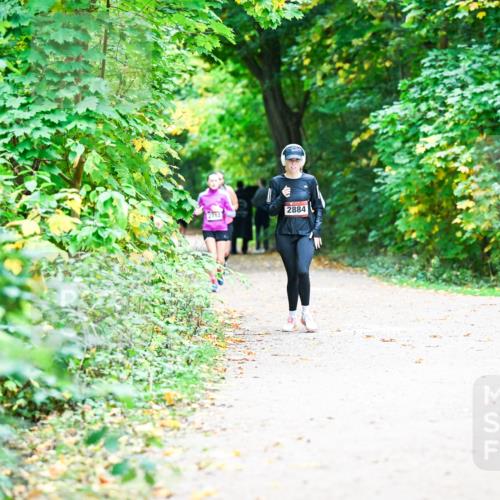 12.10.2025 - Bramfelder Halbmarathon 2025 Dr. Thomas Lammeyer http://msf.ph/oto/9359580 12.10.2025 11:08:44 Laufen 2434, 2884, 2712 meine-sportfotos.de