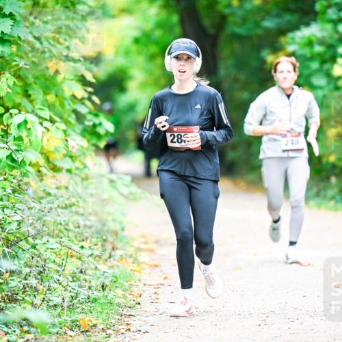 12.10.2025 - Bramfelder Halbmarathon 2025 Dr. Thomas Lammeyer http://msf.ph/oto/9359605 12.10.2025 11:08:48 Laufen 285, 248 meine-sportfotos.de