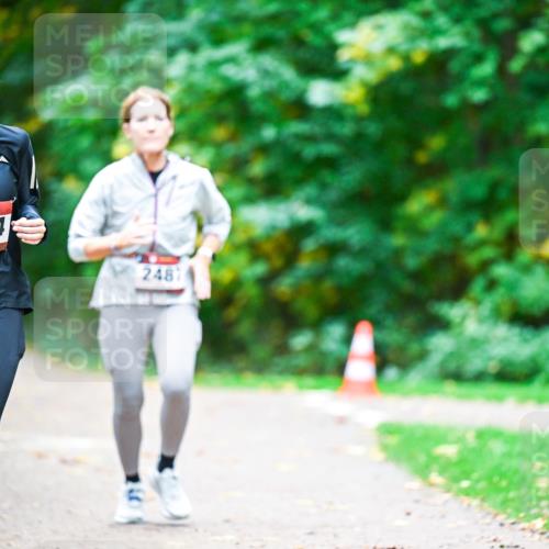 12.10.2025 - Bramfelder Halbmarathon 2025 Dr. Thomas Lammeyer http://msf.ph/oto/9359610 12.10.2025 11:08:49 Laufen 34, 2884, 2487 meine-sportfotos.de