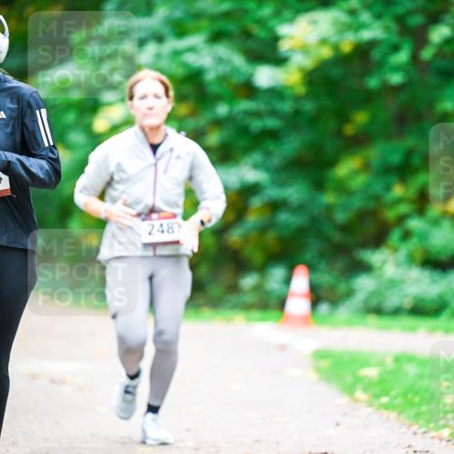 12.10.2025 - Bramfelder Halbmarathon 2025 Dr. Thomas Lammeyer http://msf.ph/oto/9359612 12.10.2025 11:08:50 Laufen 2884, 248 meine-sportfotos.de