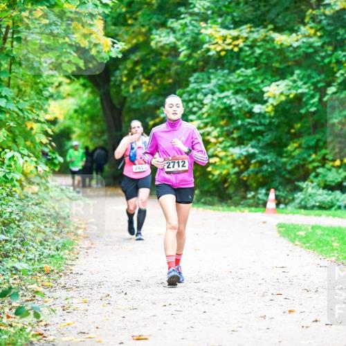 12.10.2025 - Bramfelder Halbmarathon 2025 Dr. Thomas Lammeyer http://msf.ph/oto/9359625 12.10.2025 11:08:53 Laufen 285, 2712 meine-sportfotos.de