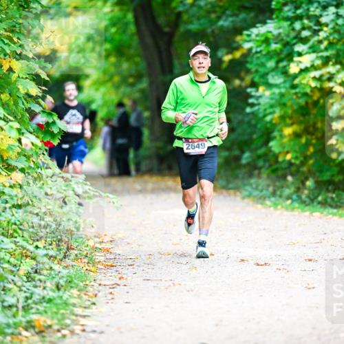 12.10.2025 - Bramfelder Halbmarathon 2025 Dr. Thomas Lammeyer http://msf.ph/oto/9359647 12.10.2025 11:09:01 Laufen 2649 meine-sportfotos.de
