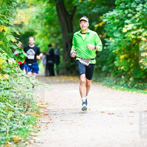 12.10.2025 - Bramfelder Halbmarathon 2025 Dr. Thomas Lammeyer http://msf.ph/oto/9359649 12.10.2025 11:09:01 Laufen 2049 meine-sportfotos.de