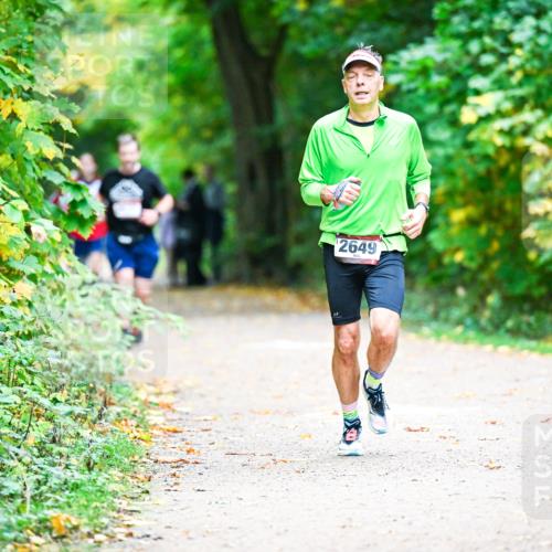12.10.2025 - Bramfelder Halbmarathon 2025 Dr. Thomas Lammeyer http://msf.ph/oto/9359656 12.10.2025 11:09:02 Laufen 2649 meine-sportfotos.de
