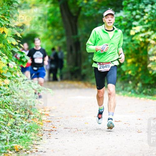 12.10.2025 - Bramfelder Halbmarathon 2025 Dr. Thomas Lammeyer http://msf.ph/oto/9359657 12.10.2025 11:09:02 Laufen 2649 meine-sportfotos.de