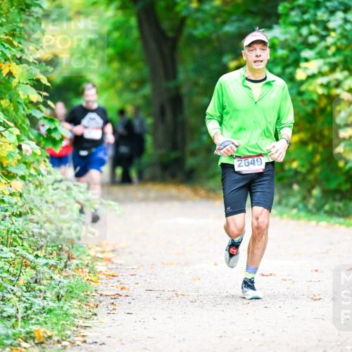 12.10.2025 - Bramfelder Halbmarathon 2025 Dr. Thomas Lammeyer http://msf.ph/oto/9359658 12.10.2025 11:09:02 Laufen 2649 meine-sportfotos.de