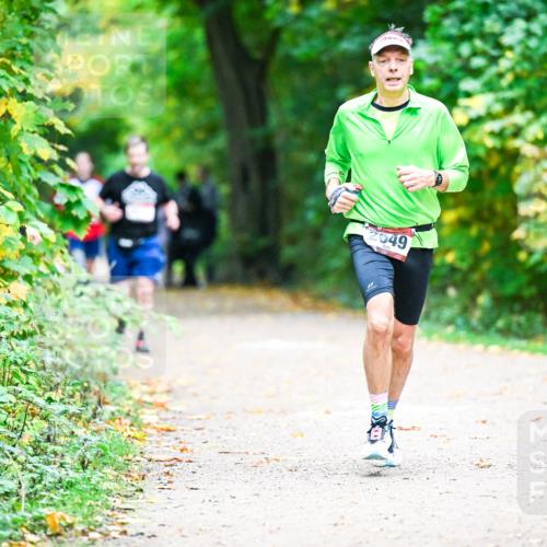 12.10.2025 - Bramfelder Halbmarathon 2025 Dr. Thomas Lammeyer http://msf.ph/oto/9359659 12.10.2025 11:09:03 Laufen 2049 meine-sportfotos.de