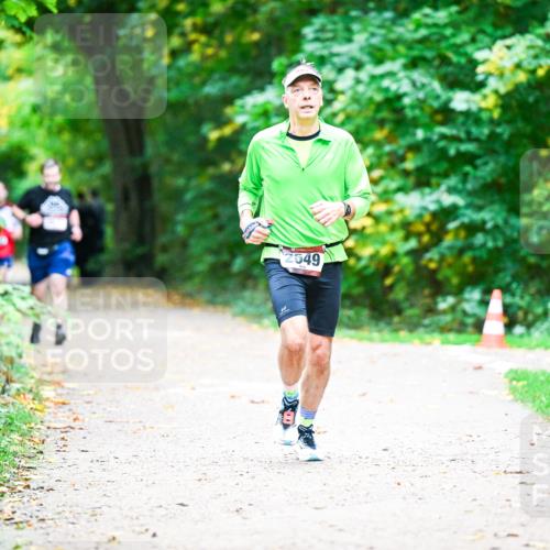 12.10.2025 - Bramfelder Halbmarathon 2025 Dr. Thomas Lammeyer http://msf.ph/oto/9359663 12.10.2025 11:09:03 Laufen 2049 meine-sportfotos.de