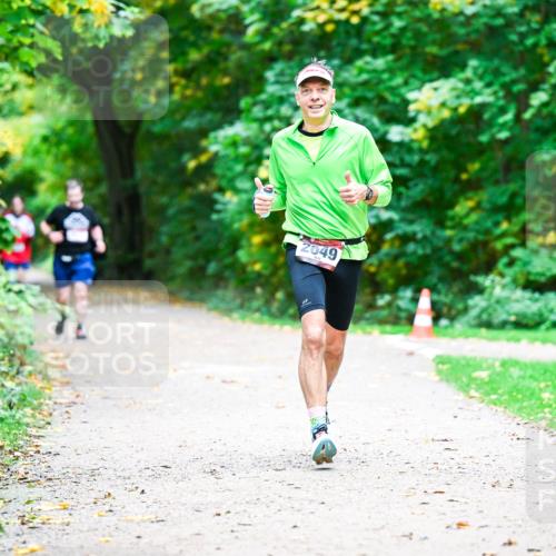 12.10.2025 - Bramfelder Halbmarathon 2025 Dr. Thomas Lammeyer http://msf.ph/oto/9359669 12.10.2025 11:09:04 Laufen 2049 meine-sportfotos.de