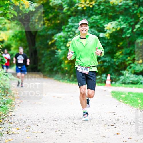 12.10.2025 - Bramfelder Halbmarathon 2025 Dr. Thomas Lammeyer http://msf.ph/oto/9359670 12.10.2025 11:09:04 Laufen 2649 meine-sportfotos.de
