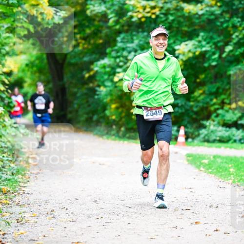 12.10.2025 - Bramfelder Halbmarathon 2025 Dr. Thomas Lammeyer http://msf.ph/oto/9359672 12.10.2025 11:09:04 Laufen 2649 meine-sportfotos.de