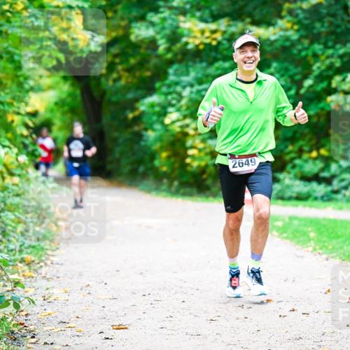 12.10.2025 - Bramfelder Halbmarathon 2025 Dr. Thomas Lammeyer http://msf.ph/oto/9359676 12.10.2025 11:09:05 Laufen 2649 meine-sportfotos.de