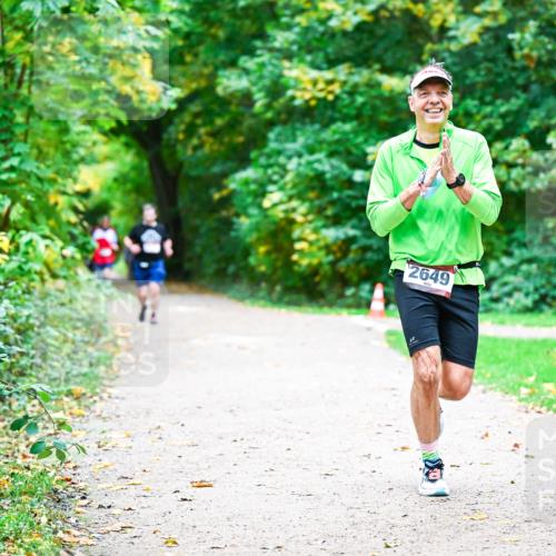12.10.2025 - Bramfelder Halbmarathon 2025 Dr. Thomas Lammeyer http://msf.ph/oto/9359680 12.10.2025 11:09:05 Laufen 2649 meine-sportfotos.de