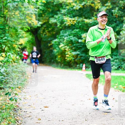 12.10.2025 - Bramfelder Halbmarathon 2025 Dr. Thomas Lammeyer http://msf.ph/oto/9359681 12.10.2025 11:09:06 Laufen 2649 meine-sportfotos.de