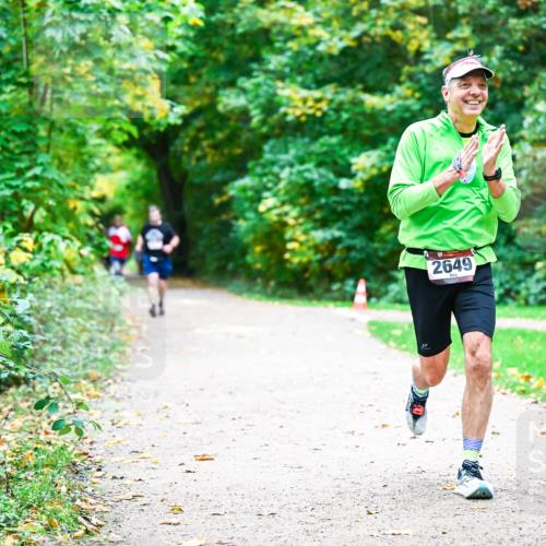 12.10.2025 - Bramfelder Halbmarathon 2025 Dr. Thomas Lammeyer http://msf.ph/oto/9359682 12.10.2025 11:09:06 Laufen 2649 meine-sportfotos.de