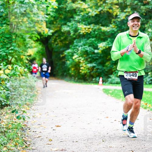 12.10.2025 - Bramfelder Halbmarathon 2025 Dr. Thomas Lammeyer http://msf.ph/oto/9359683 12.10.2025 11:09:06 Laufen 2649 meine-sportfotos.de