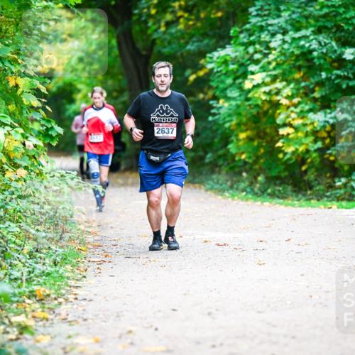 12.10.2025 - Bramfelder Halbmarathon 2025 Dr. Thomas Lammeyer http://msf.ph/oto/9359684 12.10.2025 11:09:10 Laufen 2637 meine-sportfotos.de